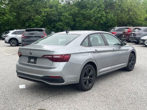 Used 2022 Volkswagen Jetta SE w/ Panoramic Sunroof Package FWD image 5