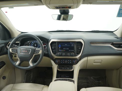 Used 2023 GMC Acadia Denali w/ Denali Technology Package image 14