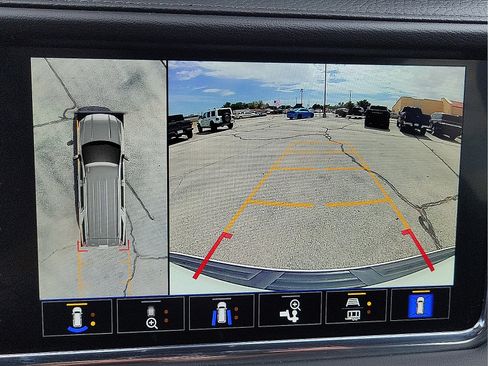 Used 2022 GMC Yukon Denali AWD/4WD image 14