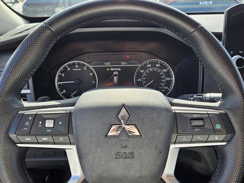 Used 2024 Mitsubishi Outlander SE image 26