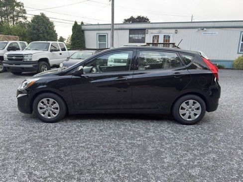 Used 2017 Hyundai Accent SE FWD image 2