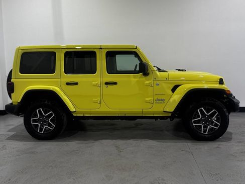 Used 2024 Jeep Wrangler Unlimited Sahara w/ Technology Group AWD/4WD image 20