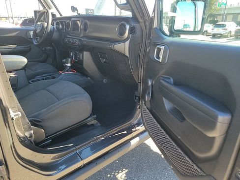 Used 2022 Jeep Gladiator Sport image 36