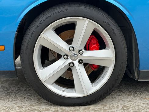 Used 2009 Dodge Challenger SRT8 w/ Spring Special Group RWD image 11