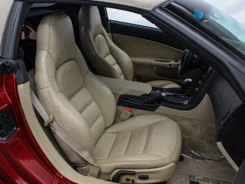 Used 2010 Chevrolet Corvette Convertible w/ Preferred Equipment Group RWD image 18