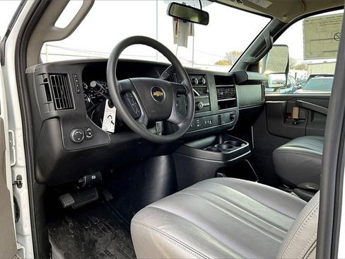 New 2025 Chevrolet Express 3500 w/ Power Convenience Package image 8