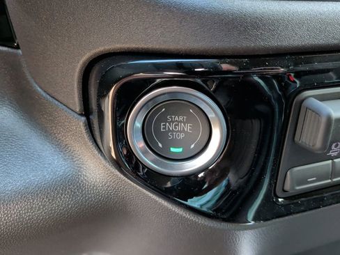 New 2026 GMC Sierra 1500 SLT image 24