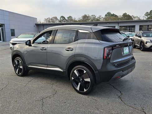 New 2026 Nissan Kicks SR image 7