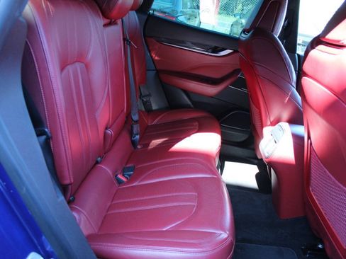 Used 2017 Maserati Levante S AWD/4WD image 18