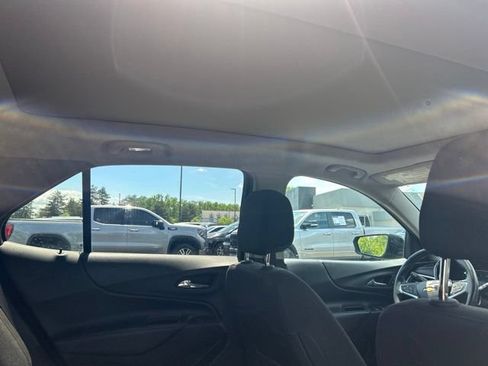 Used 2018 Chevrolet Equinox LT w/ Sun & Infotainment Package AWD/4WD image 9