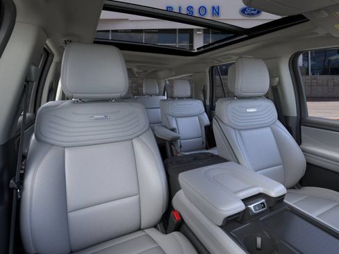New 2026 Ford Expedition Max Platinum w/ Platinum Ultimate Package AWD/4WD image 10