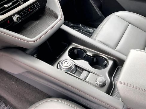 New 2026 Ford Explorer Active w/ Active Comfort Package image 7