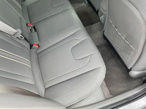 Used 2025 Hyundai Elantra SEL image 38