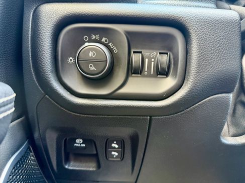 Used 2022 RAM 1500 Laramie AWD/4WD image 23