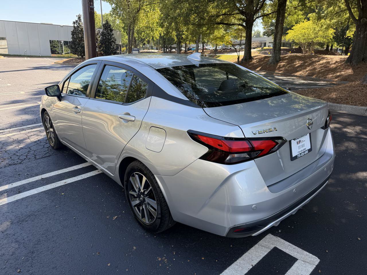 Used 2021 Nissan Versa SV FWD image 7