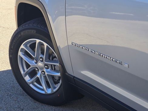 New 2025 Jeep Grand Cherokee Laredo X image 18