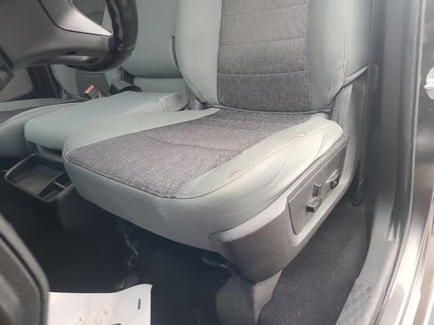 Used 2019 RAM 1500 Big Horn RWD image 15