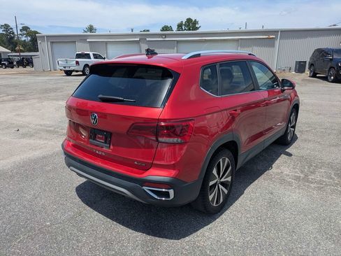 Used 2022 Volkswagen Taos SE AWD/4WD image 5