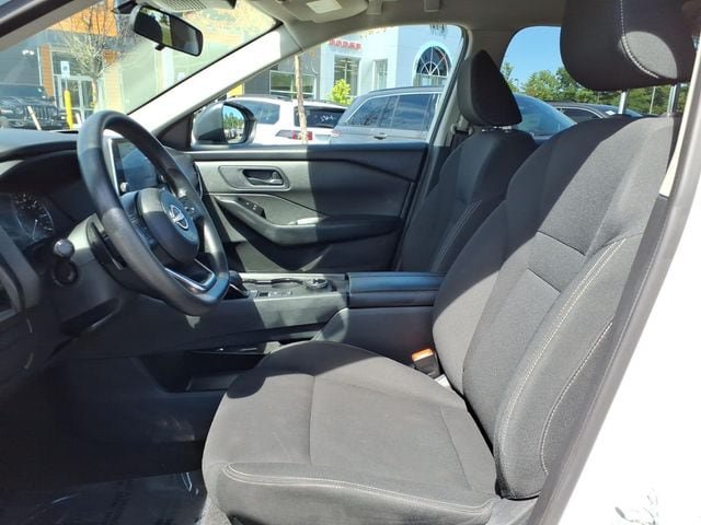 Used 2024 Nissan Rogue S AWD/4WD image 9
