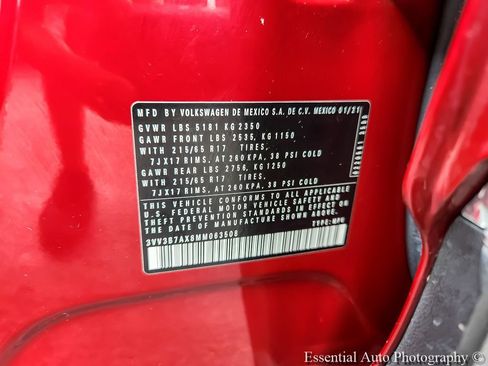 Used 2021 Volkswagen Tiguan SEL FWD image 24