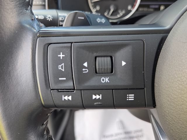 Used 2025 Nissan Pathfinder SV FWD image 24