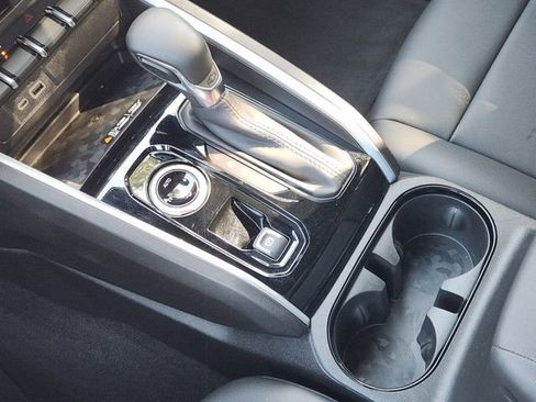 Used 2025 Chevrolet Colorado LT w/ LT Convenience Package AWD/4WD image 22