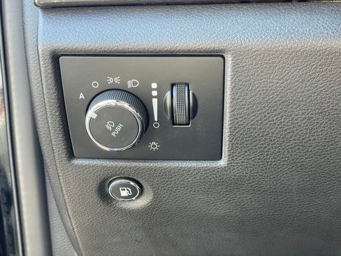 Used 2018 Jeep Grand Cherokee Altitude image 14