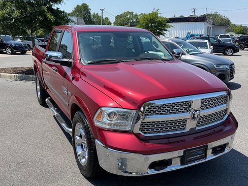 Used 2014 RAM 1500 Laramie w/ Convenience Group AWD/4WD image 3