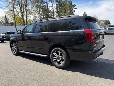 Used 2025 Ford Expedition Max Active AWD/4WD image 4