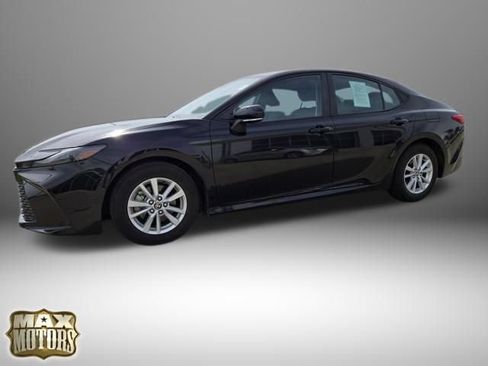 Used 2026 Toyota Camry LE FWD image 4