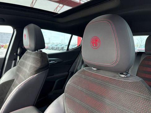 Used 2024 Alfa Romeo Tonale Veloce image 12