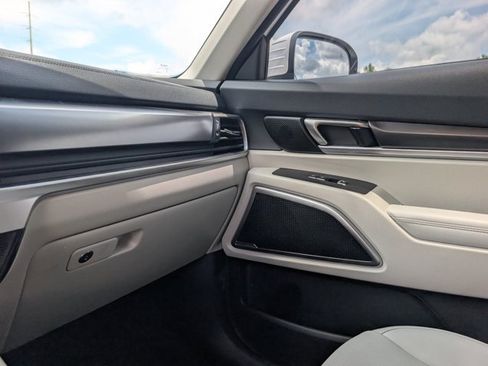 Used 2024 Kia Telluride S w/ S Sunroof Package FWD image 32