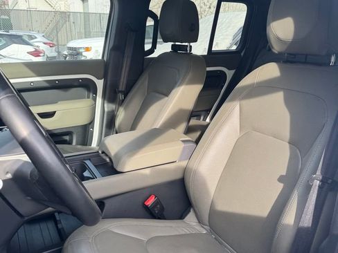 Used 2024 Land Rover Defender 110 S image 2