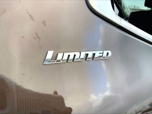 Used 2024 Toyota Tundra Limited AWD/4WD image 9