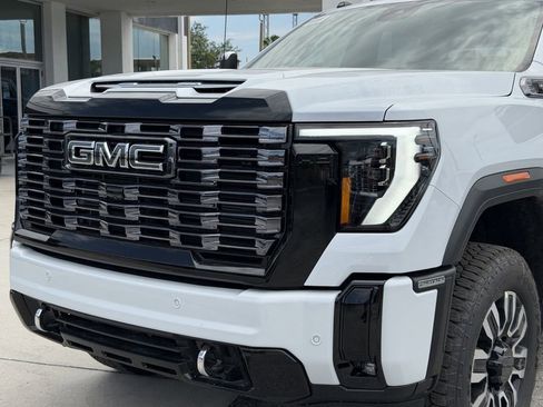 New 2026 GMC Sierra 2500 Denali Ultimate AWD/4WD image 10