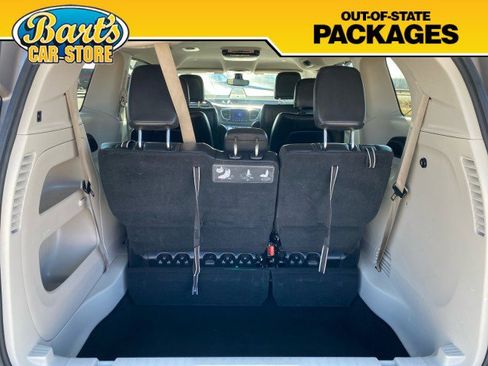 Used 2017 Chrysler Pacifica Touring-L image 8