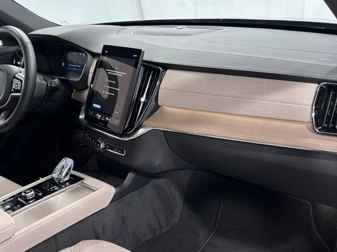 Certified 2026 Volvo XC90 B6 Plus AWD/4WD image 17