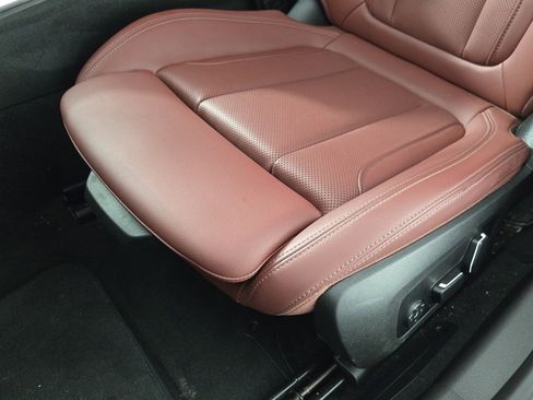 Certified 2025 BMW 330i xDrive Sedan w/ M Sport Package image 14