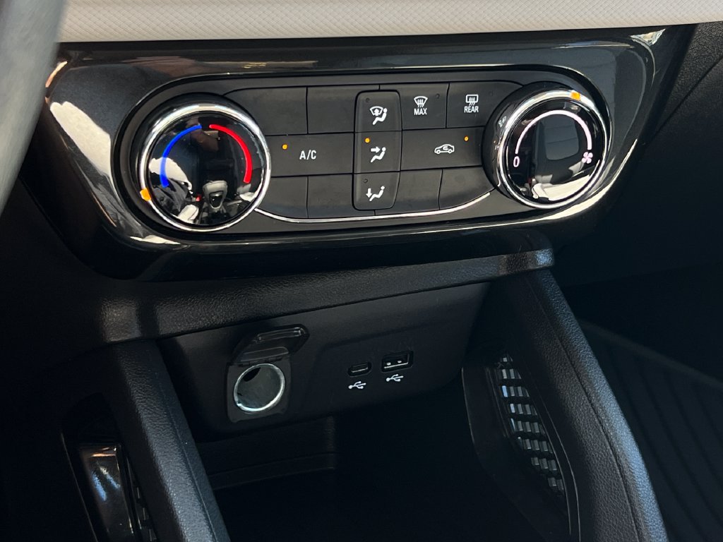 Used 2025 Chevrolet TrailBlazer LT FWD image 30