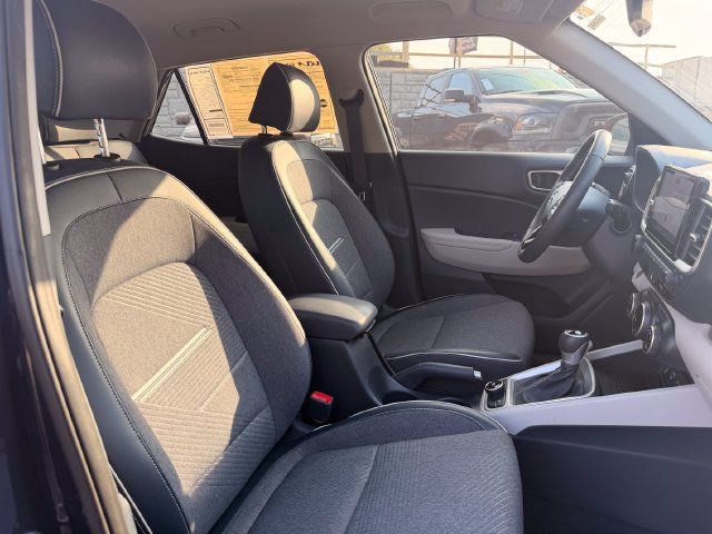 Used 2023 Hyundai Venue Limited FWD image 25