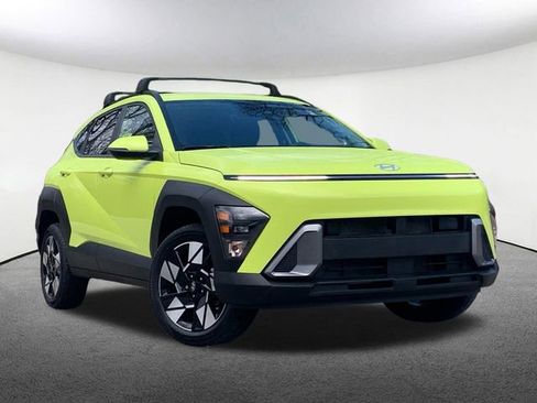 Used 2025 Hyundai Kona SEL image 2