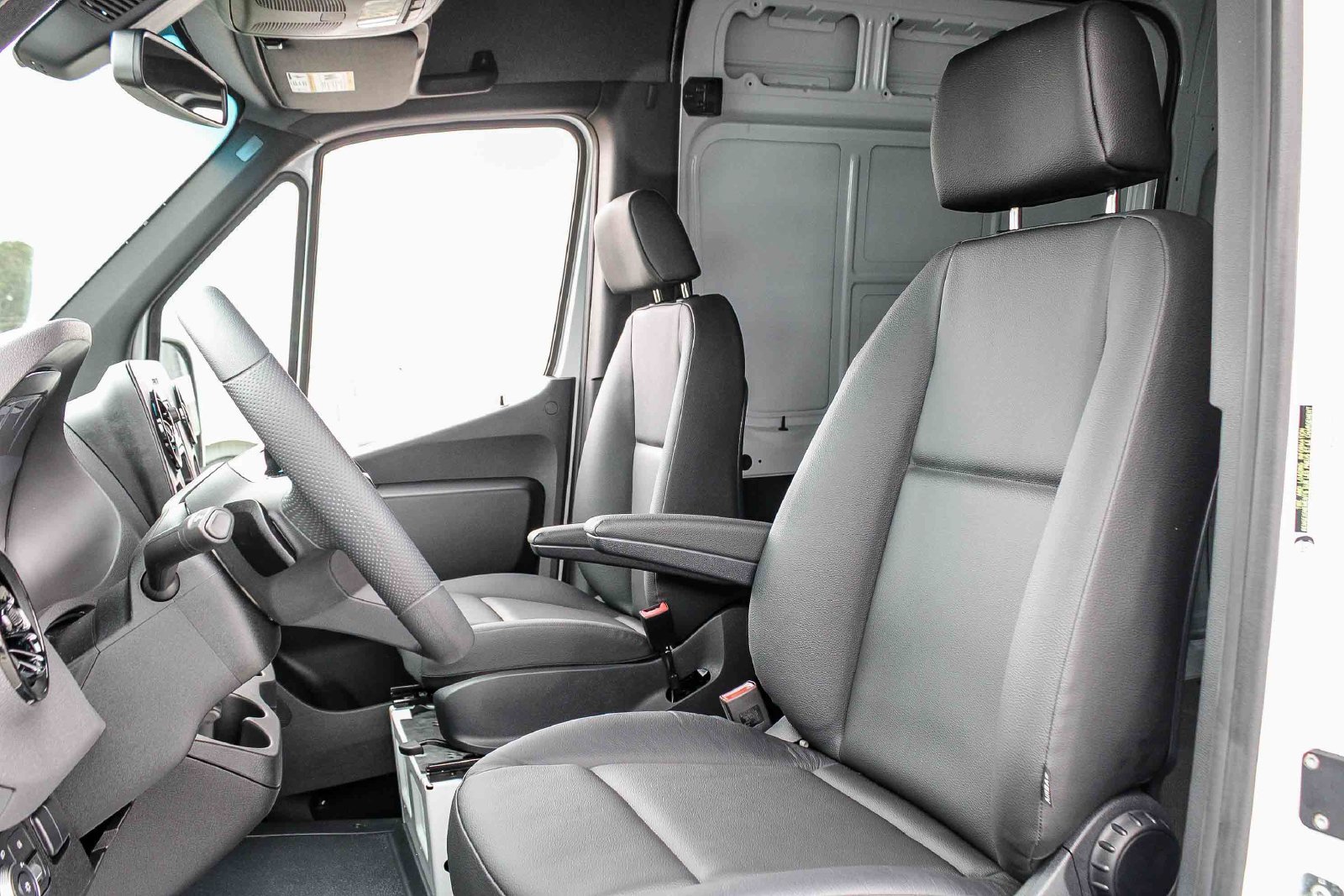 New 2025 Mercedes-Benz Sprinter 2500 image 18