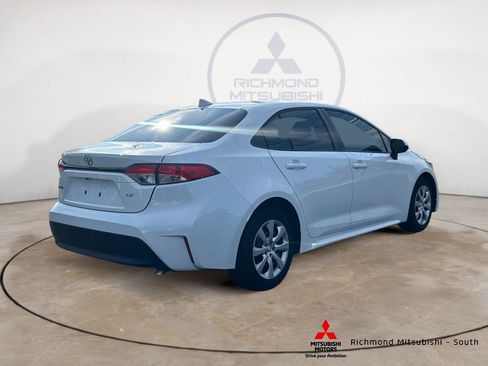 Used 2024 Toyota Corolla LE FWD image 3