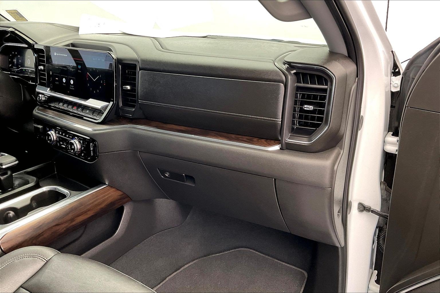 Used 2025 GMC Sierra 1500 SLT w/ SLT Premium Package AWD/4WD image 15