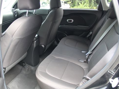 Used 2017 Kia Soul image 23