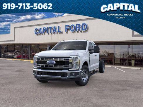 New 2026 Ford F350 XL w/ XL Chrome Package RWD image 2