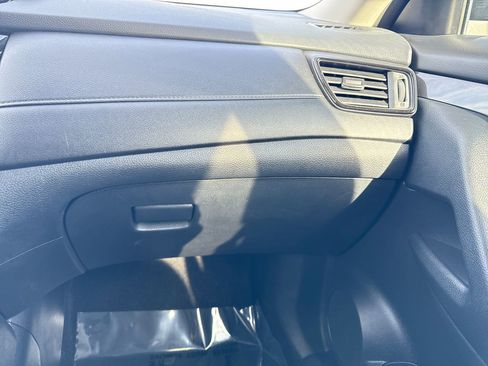 Used 2020 Nissan Rogue S image 30