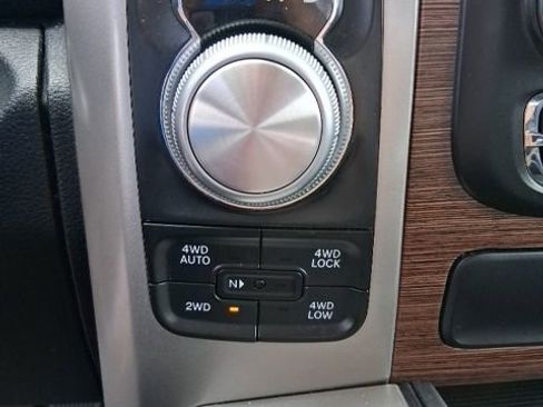 Used 2017 RAM 1500 Laramie w/ Convenience Group AWD/4WD image 19