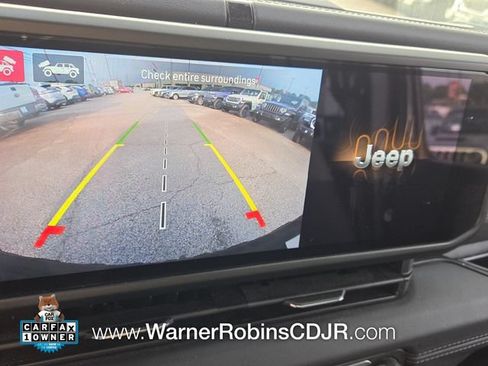 Used 2024 Jeep Wrangler Unlimited Rubicon w/ Technology Group AWD/4WD image 22