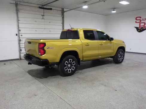 Used 2023 Chevrolet Colorado Z71 w/ Z71 Convenience Package 2 AWD/4WD image 4